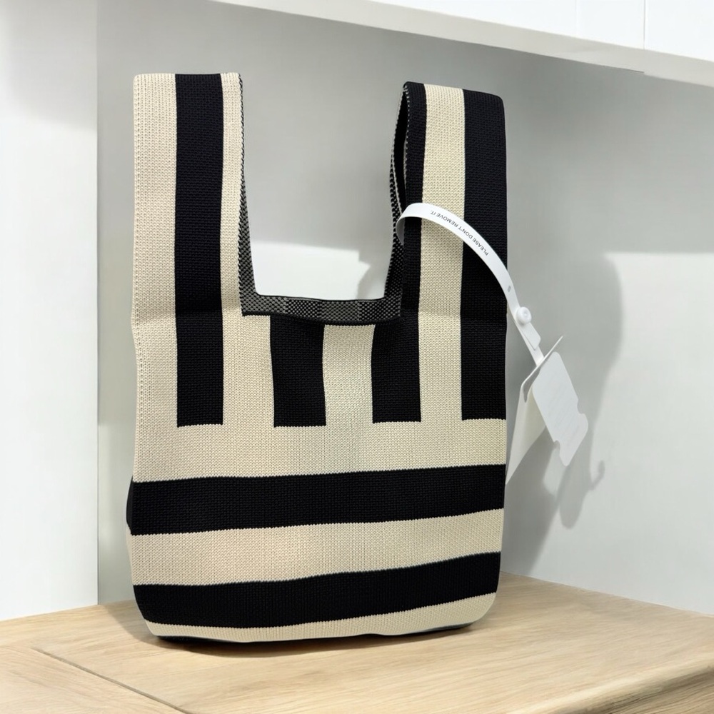 NWT Beige/Black Strips Flower Compact Stylish Essentials Handheld Bag